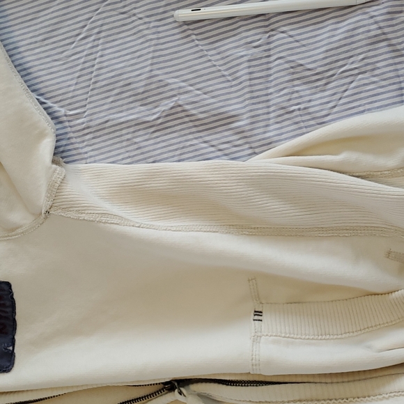 🔥$5 SALE!.merican Eagle "Vintage fit" cream full zip hoodie. Sz XS-S - Picture 6 of 10